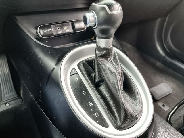 Used 2017 Black Kia Plus image 22