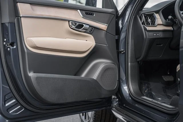New 2026 Denim Blue Volvo T8 Plus image 38