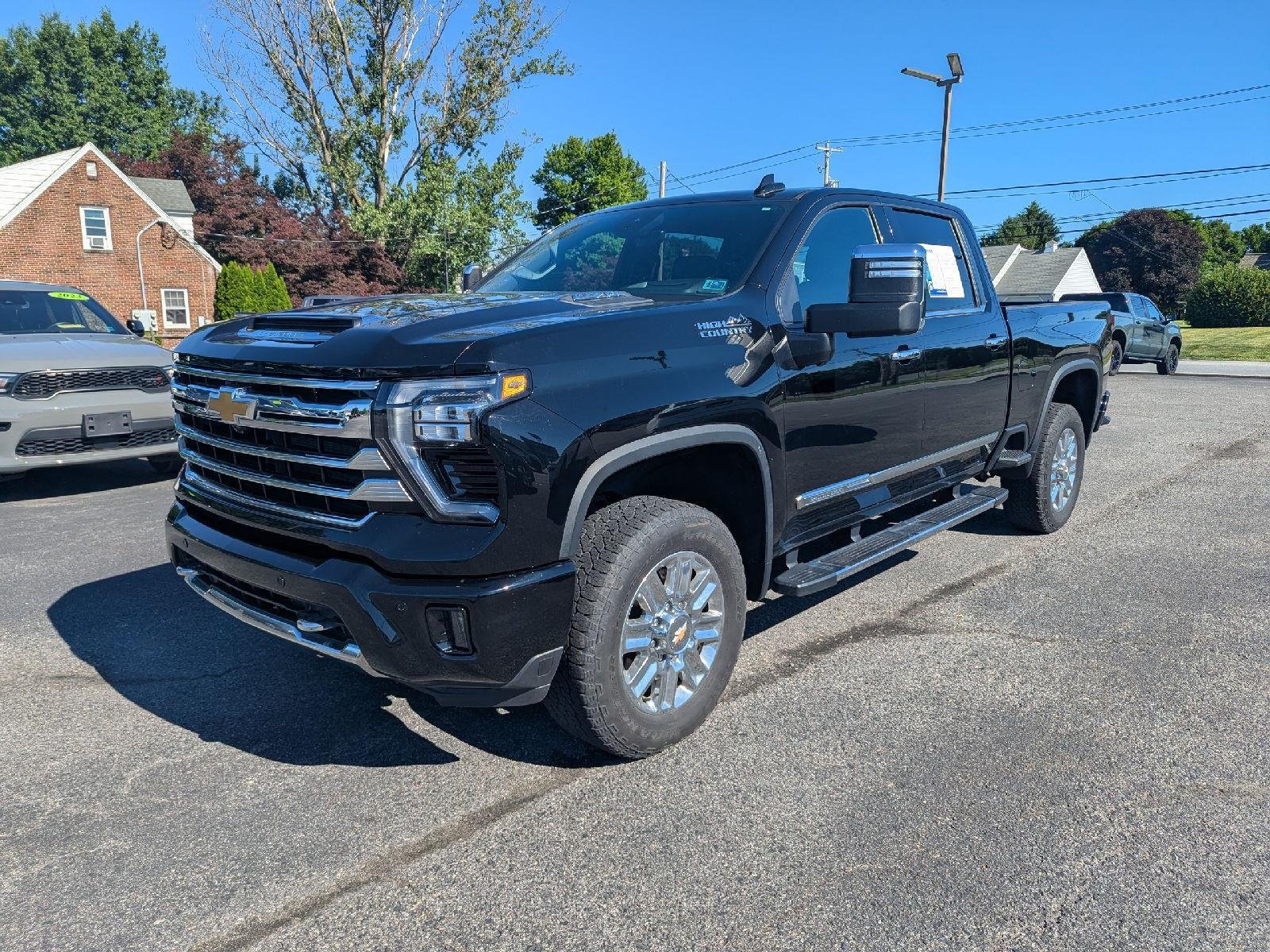Used 2024 Black Chevrolet High Country image 4