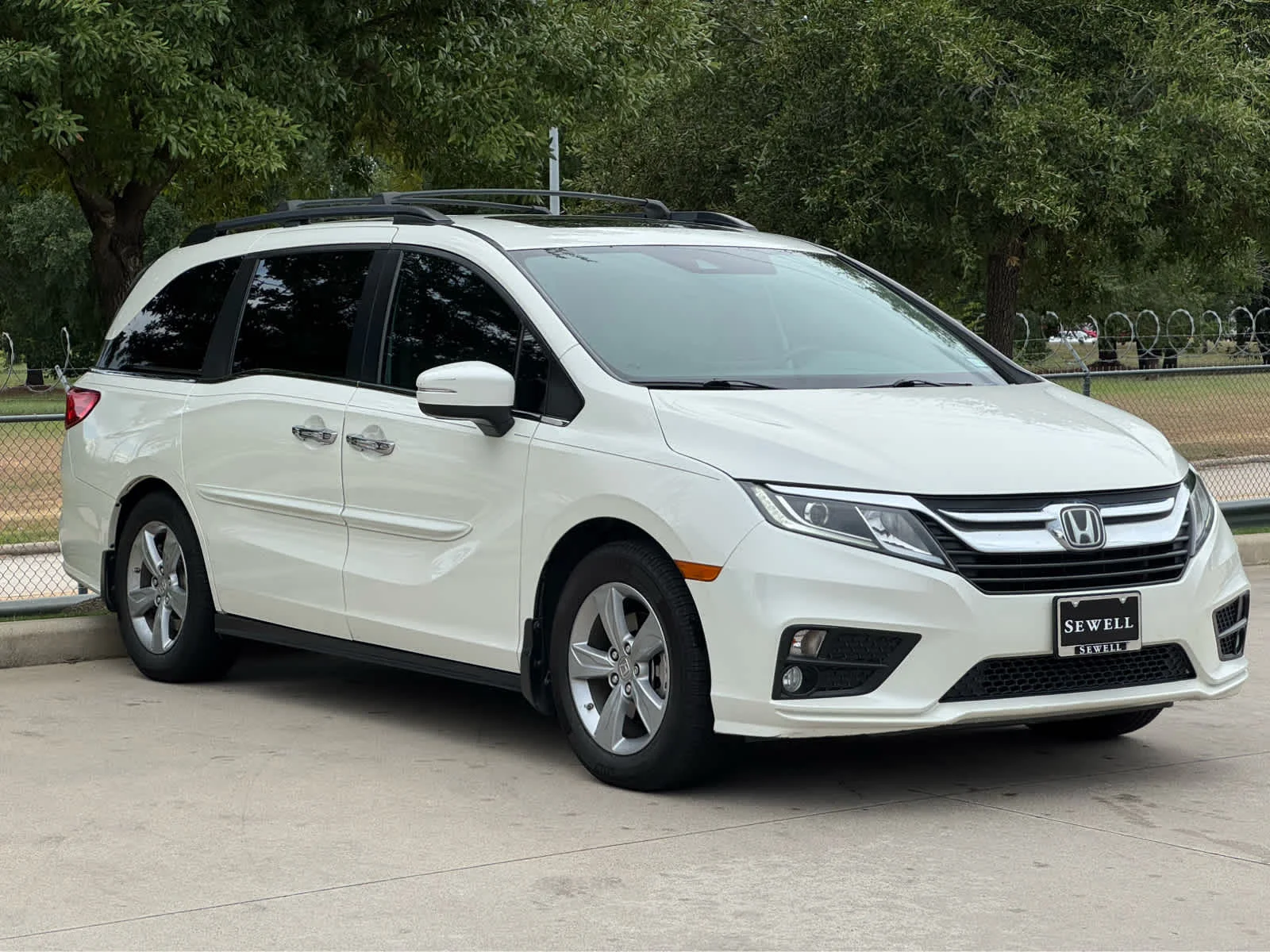 Used 2018 White Diamond Pearl Honda EX-L image 4