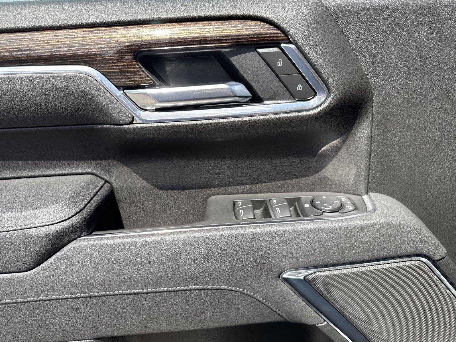 Used 2026 Sterling Metallic GMC Elevation image 17
