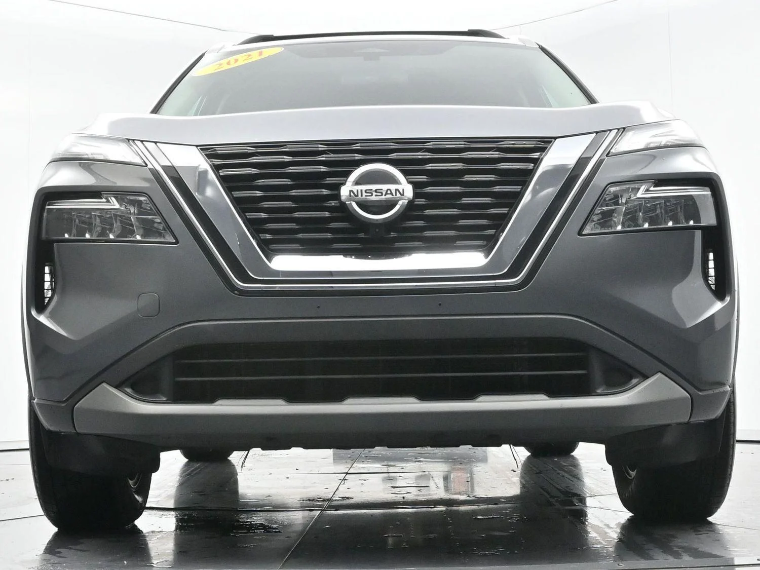 Used 2021 Gun Metallic Nissan SV image 45