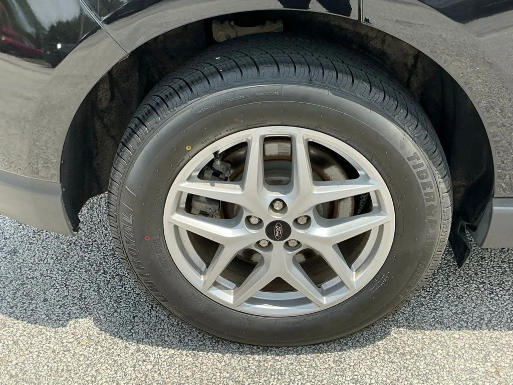 Used 2023 Black Ford SEL image 19