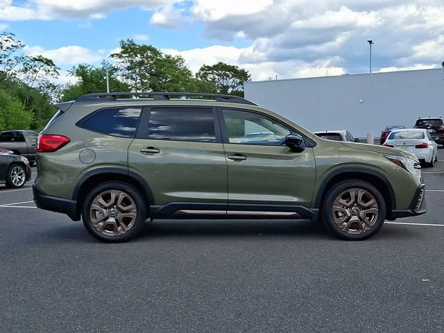 Used 2025 Green Subaru Bronze Edition 7-Passenger image 8