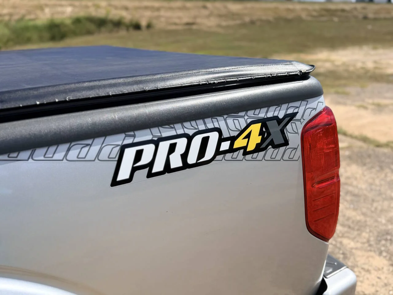 Used 2016 Silver Nissan PRO 4X 4x4 4dr Crew Cab 5 ft. SB Pickup 5A image 9