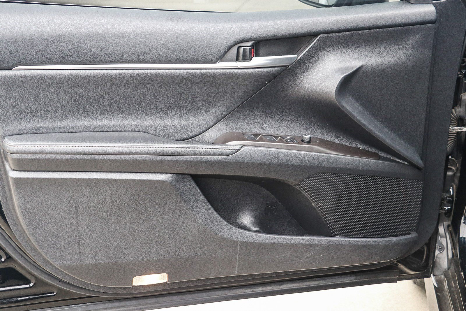 Used 2024 Midnight Black Metallic Toyota Hybrid XLE image 21