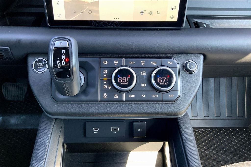 Used 2021 Gray Land Rover X-Dynamic HSE image 15