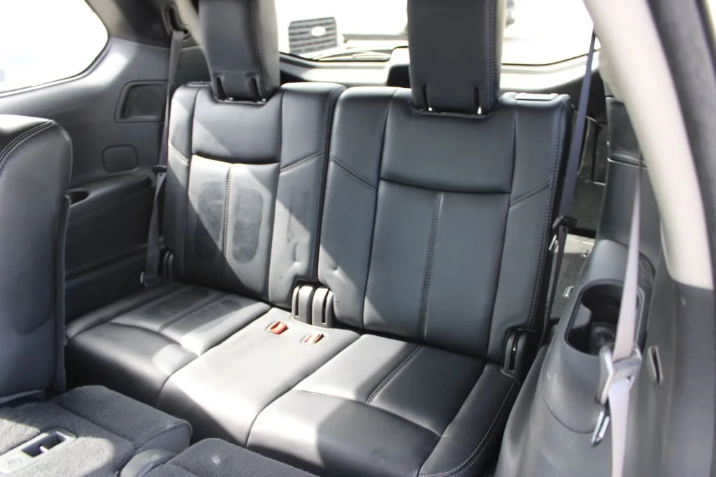Used 2018 Silver Nissan SL image 16