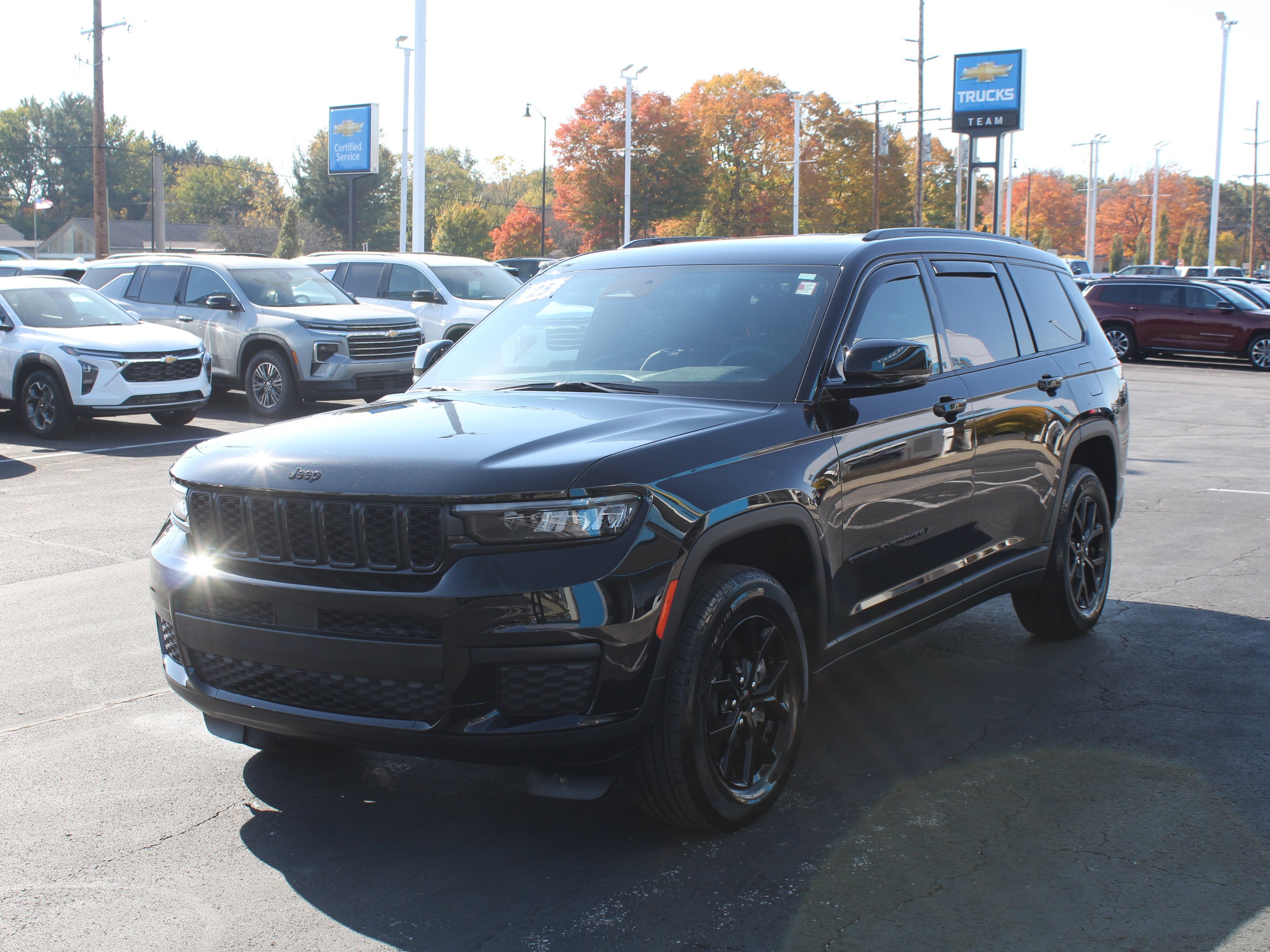 Used 2025 Black Jeep Altitude X image 10