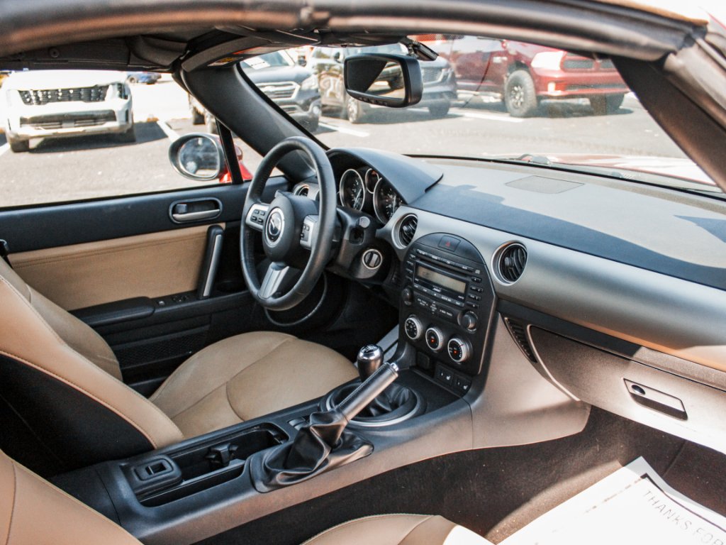 Used 2010 RED Mazda  image 21