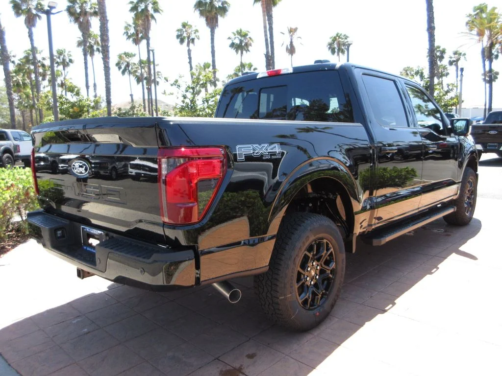 New 2026 Agate Black Metallic Ford XLT image 4