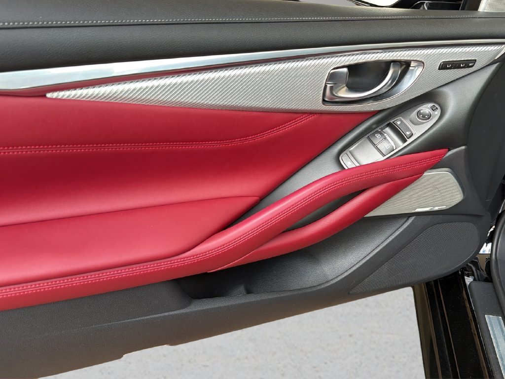 Used 2018 Black INFINITI Red Sport 400 image 9