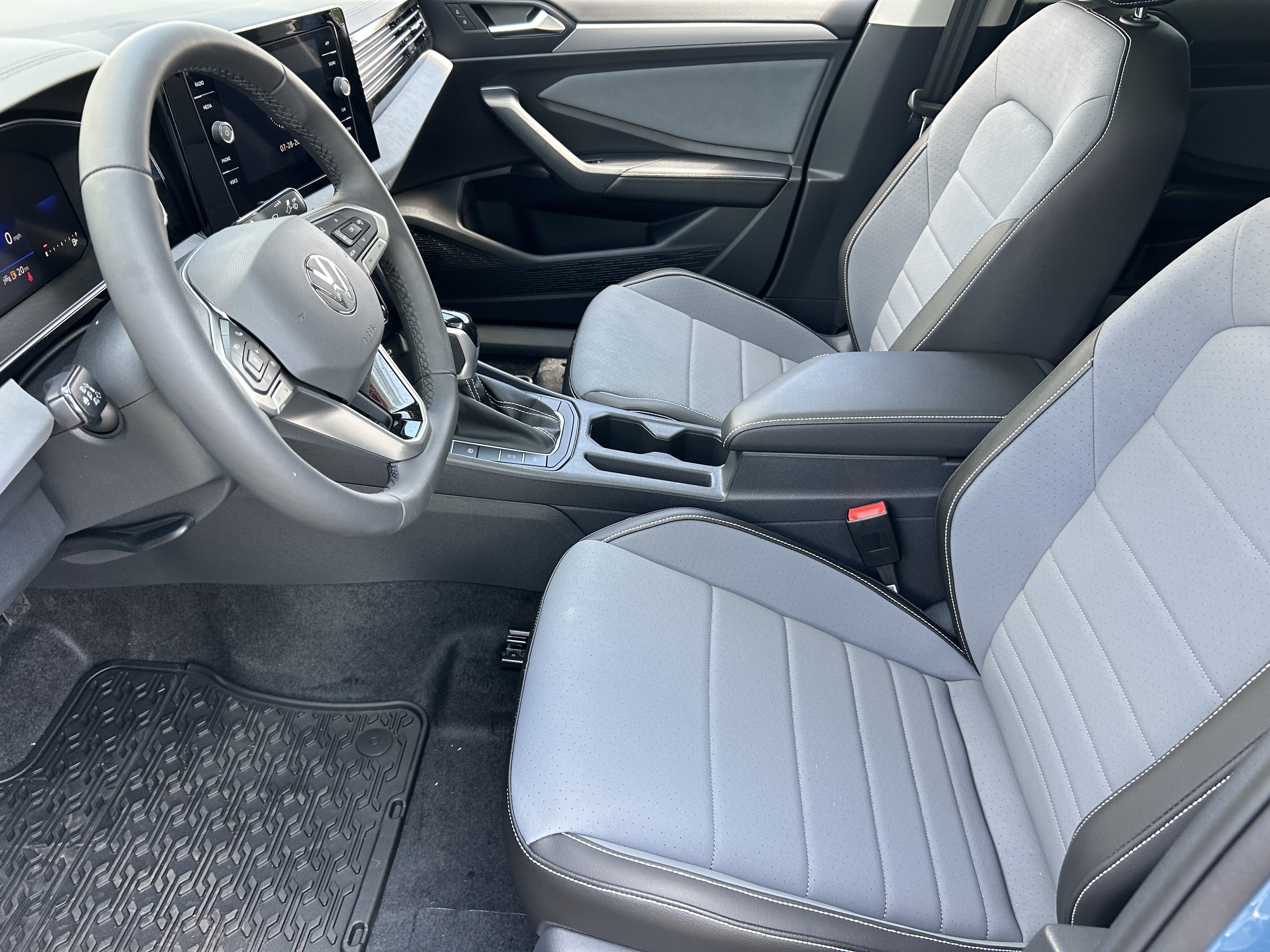 New 2026 Monterey Blue Pearl Volkswagen SE image 15