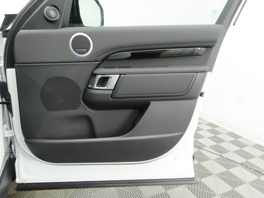Used 2025 Fuji White Land Rover S image 27