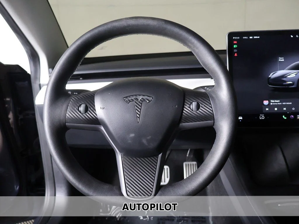 Used 2022 Silver Tesla Long Range image 4
