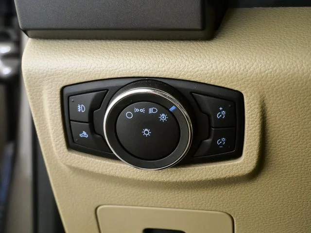 Used 2015  Ford XLT image 27