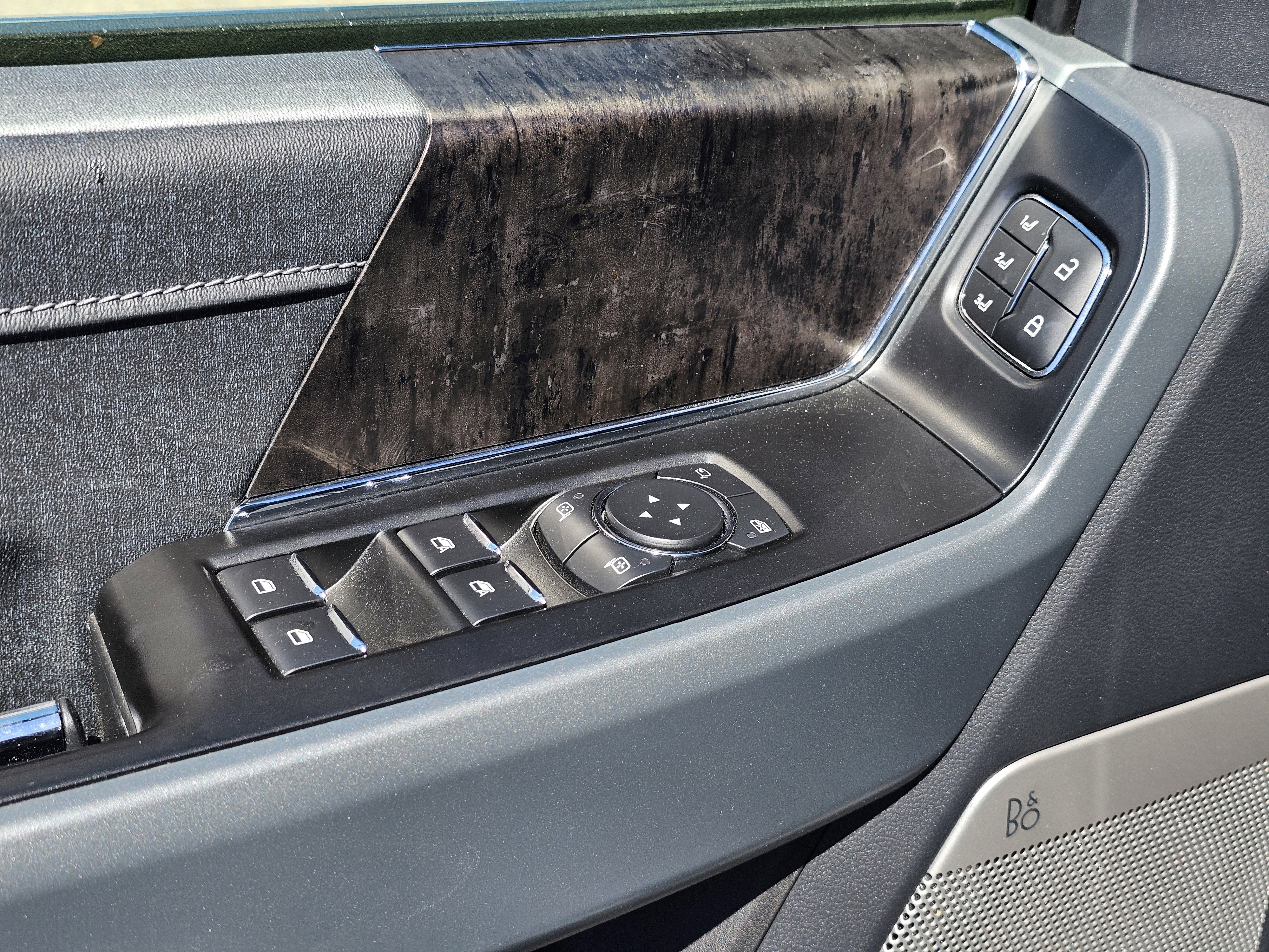 Used 2022 Agate Black Metallic Ford LARIAT image 16