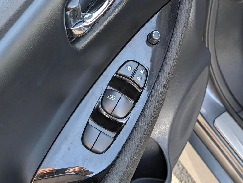 Used 2024 Gray Nissan SV Plus image 18