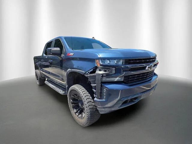 Used 2019 Blue Metallic Chevrolet RST image 5