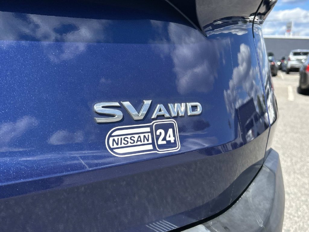 Used 2021 Blue Nissan SV image 12
