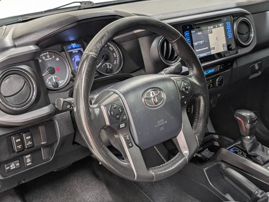 Used 2016 Super White Toyota TRD Off-Road image 10