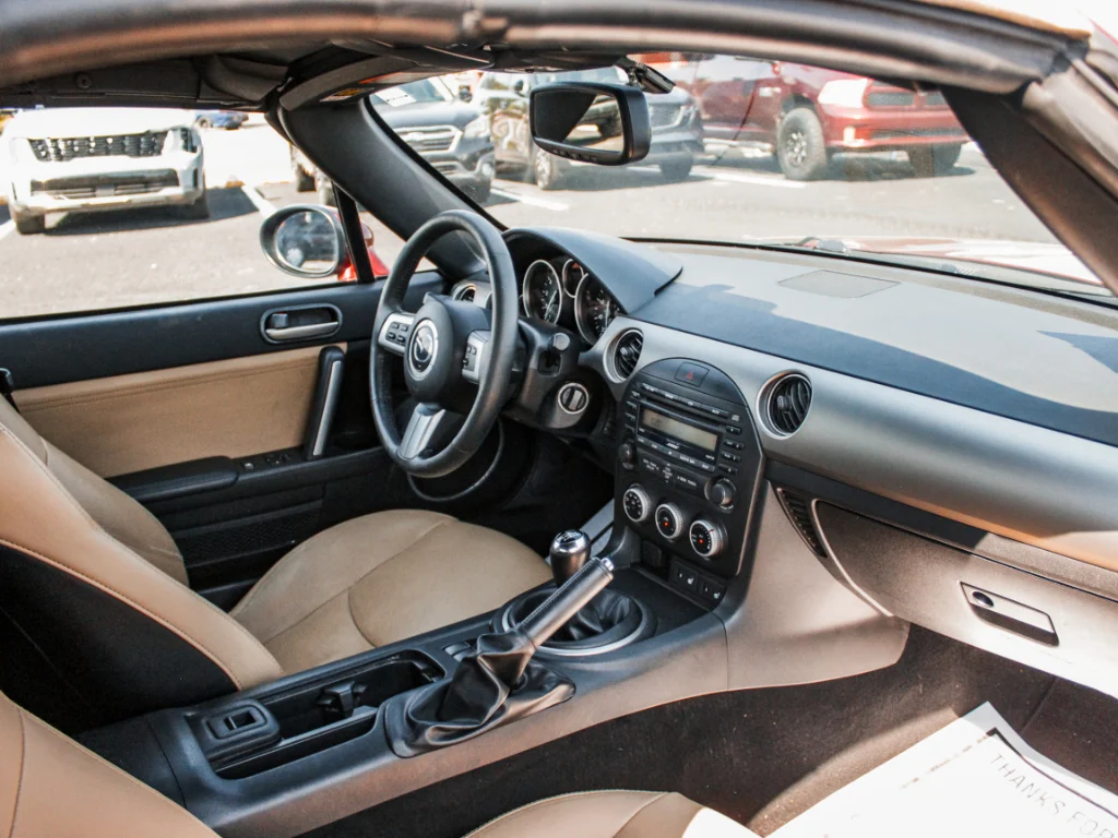 Used 2010 RED Mazda  image 21