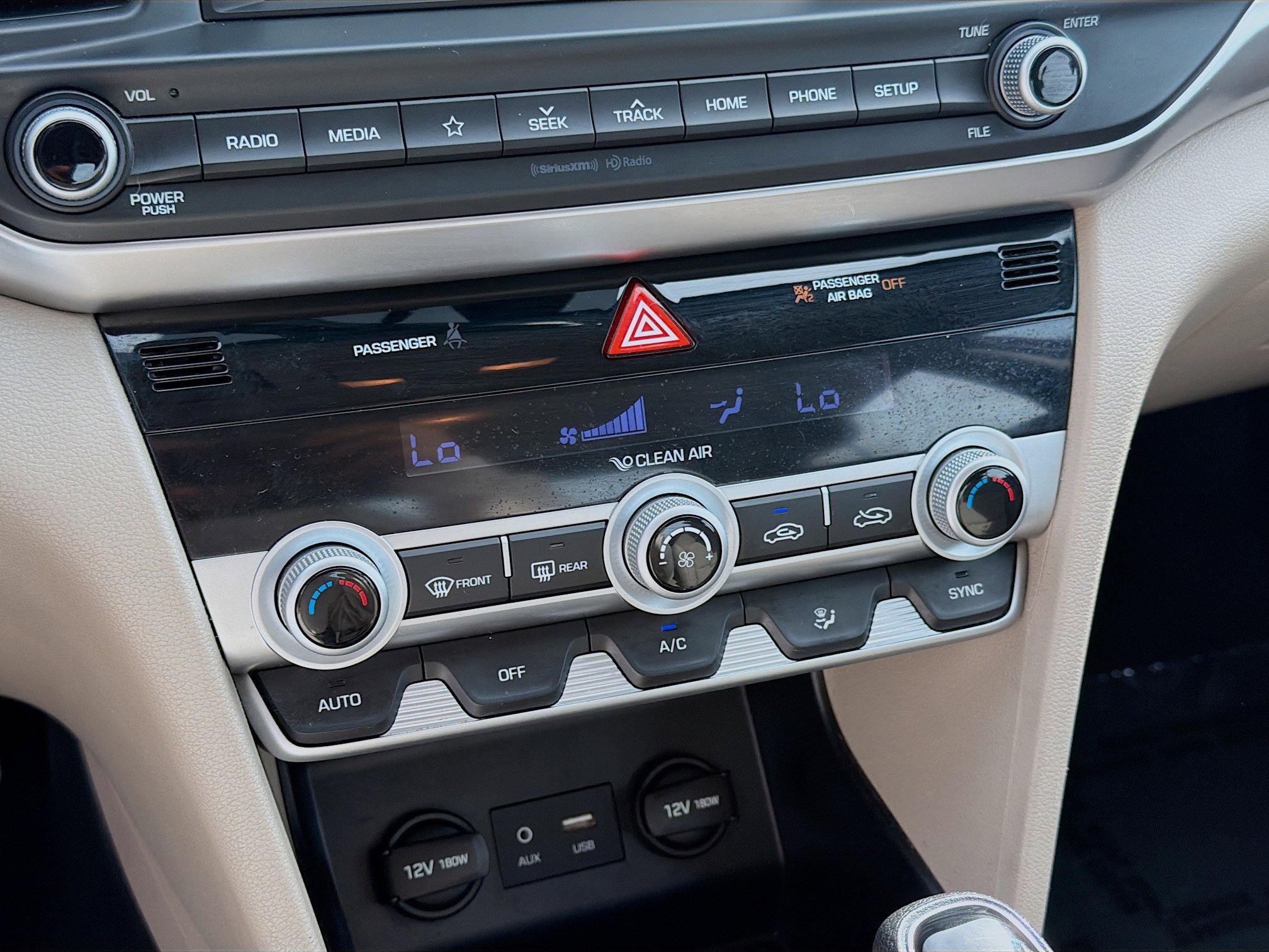 2020 Hyundai Elantra SEL - Photo 12