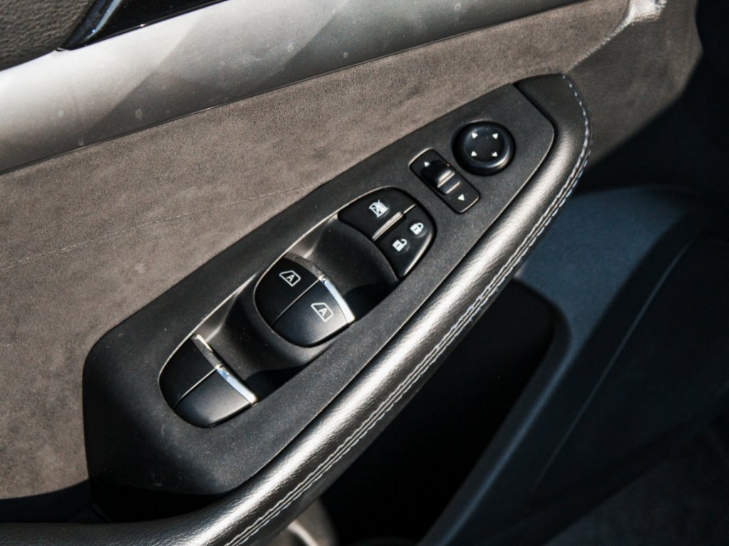 Used 2016 Gun Metallic Nissan 3.5 SR image 9