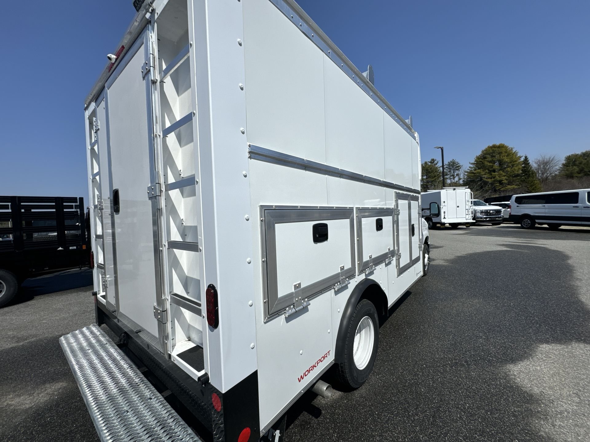2026 Ford E-Series Cutaway Base - Photo 6
