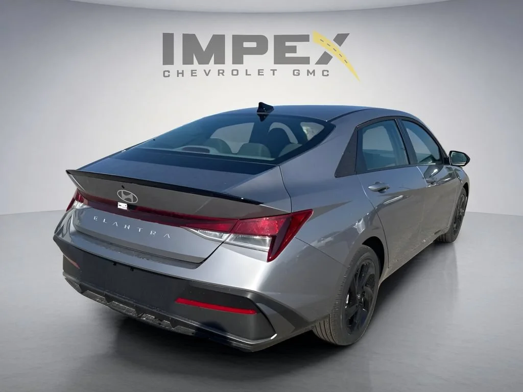 Used 2026 Silver Hyundai SEL Sport image 5