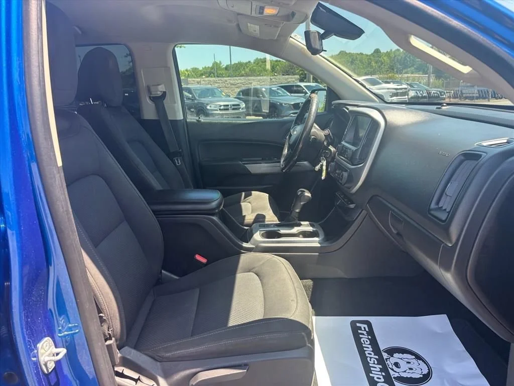Used 2018 KINETIC BLUE METALLIC Chevrolet 4WD LT image 14