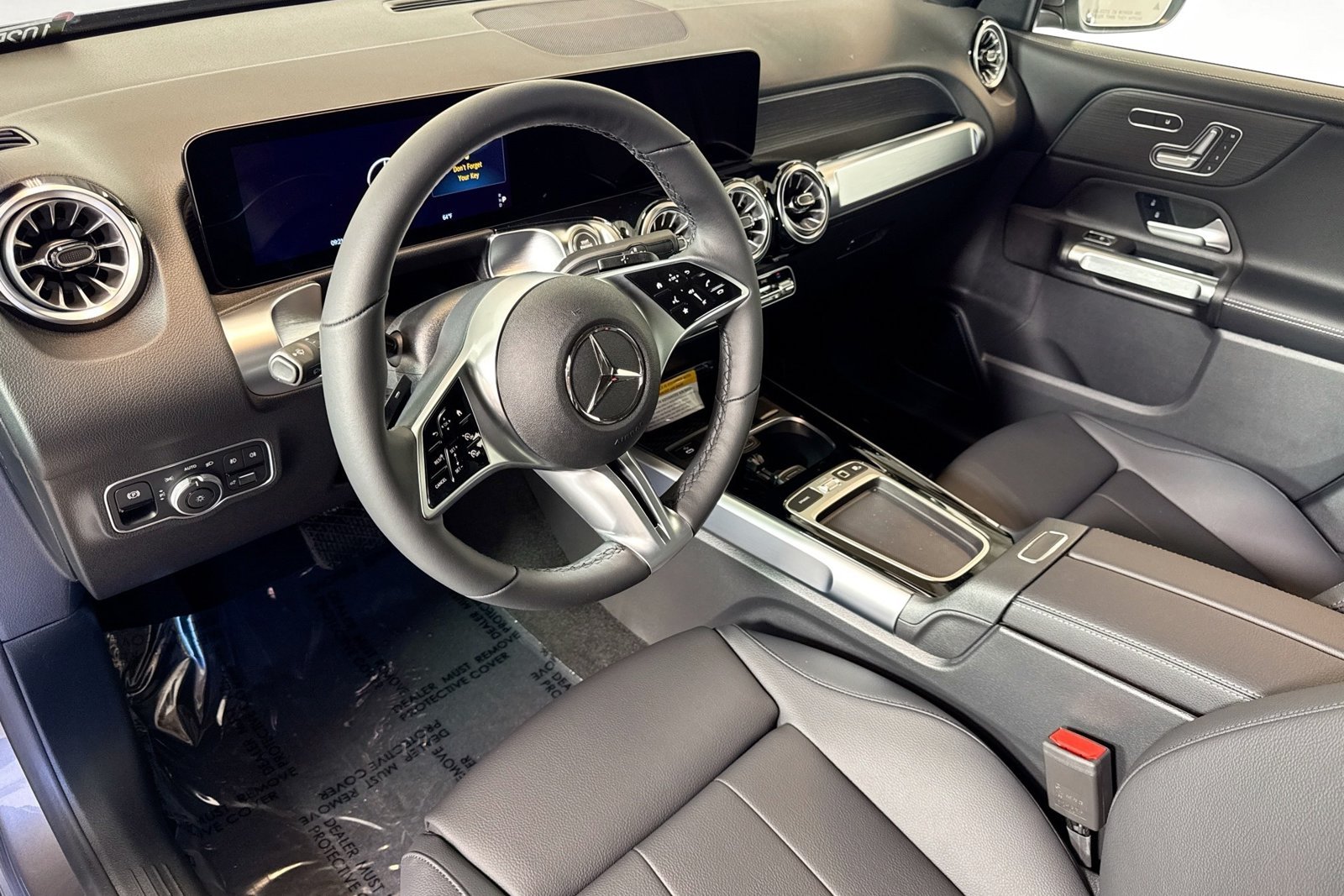 New 2026 Mountain Grey Metallic Mercedes-Benz GLB 250 image 11