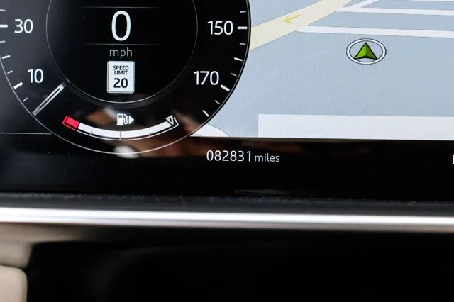 Used 2019 White Land Rover 5.0L V8 Supercharged image 26