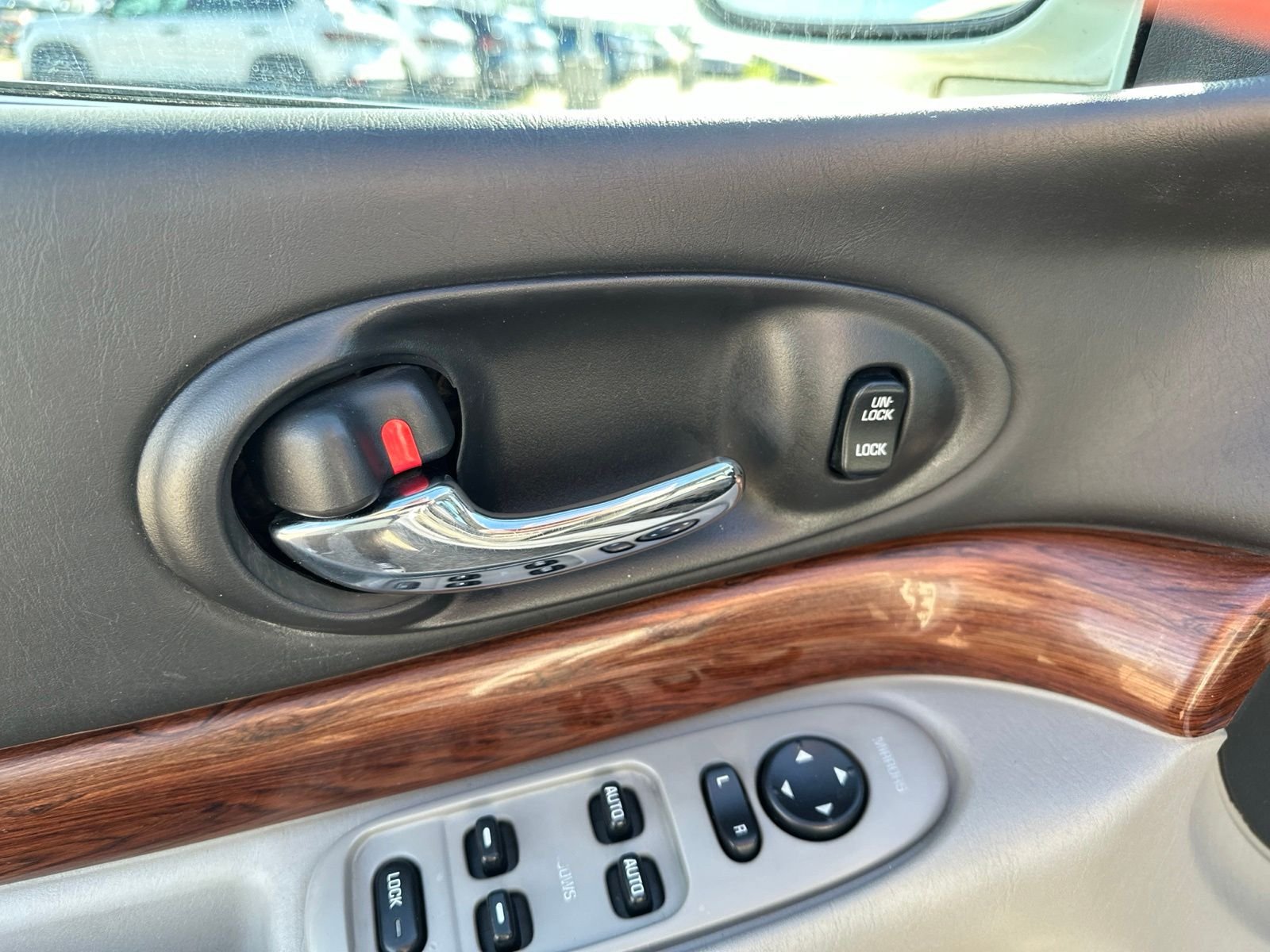 Used 2005 White Buick Custom image 14