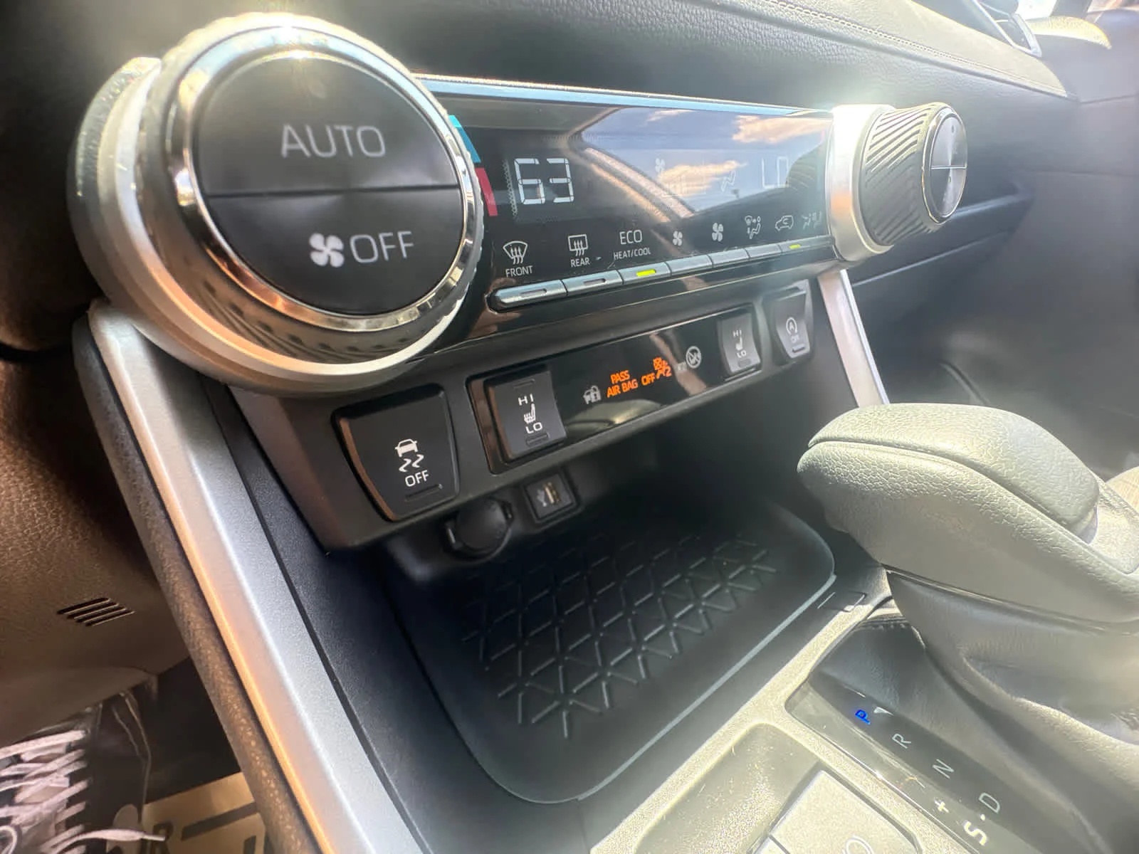 Used 2023 Silver Sky Metallic Toyota XLE image 27