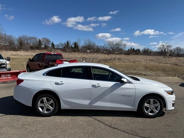 Used 2024 Chevrolet Malibu 1LT with VIN 1G1ZD5ST2RF178978 for sale in Rochester, Minnesota
