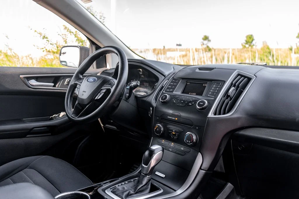 Used 2018 Silver Ford SE image 11