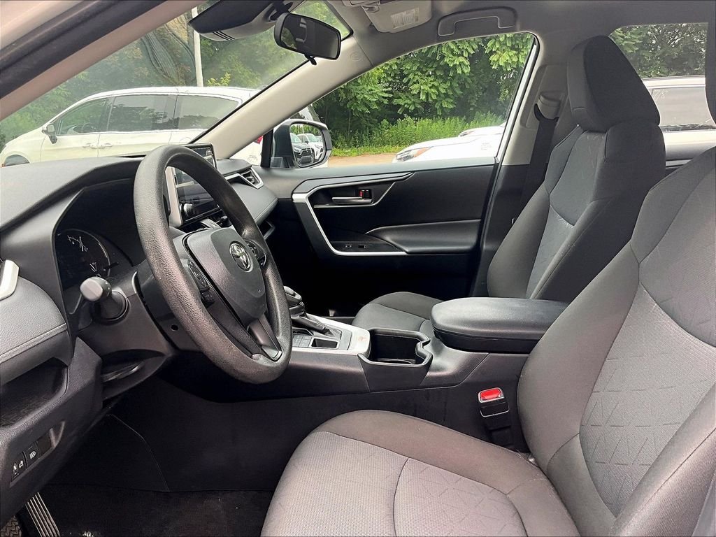 Used 2025 White Toyota XLE image 4