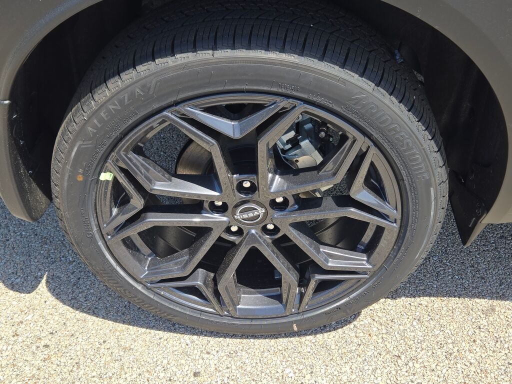 New 2026 Gray Nissan SR image 10