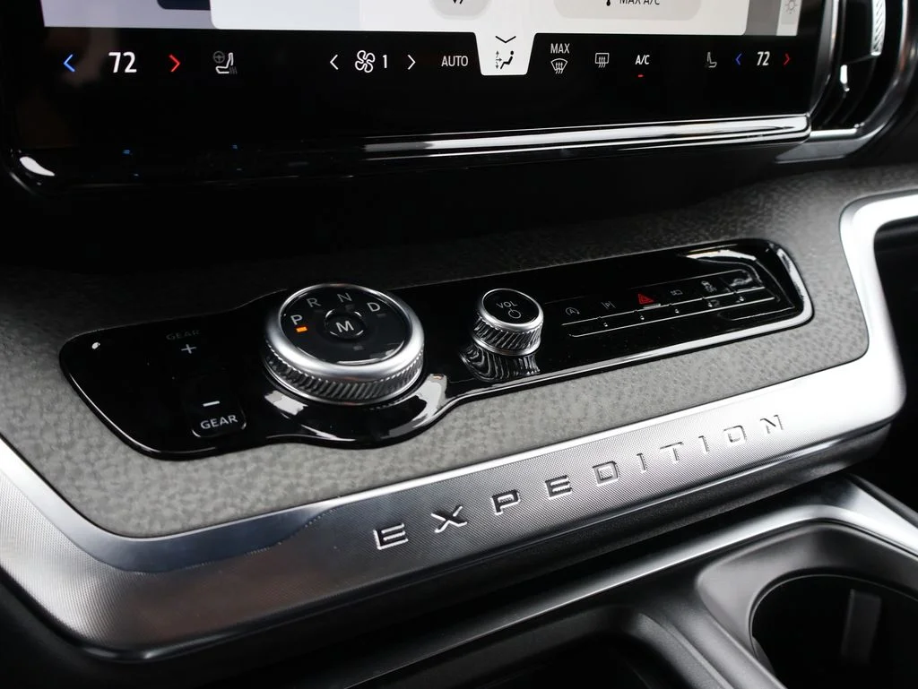 New 2026 Agate Black Metallic Ford Tremor® image 40