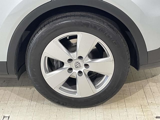 Used 2022 Silver Porsche  image 12