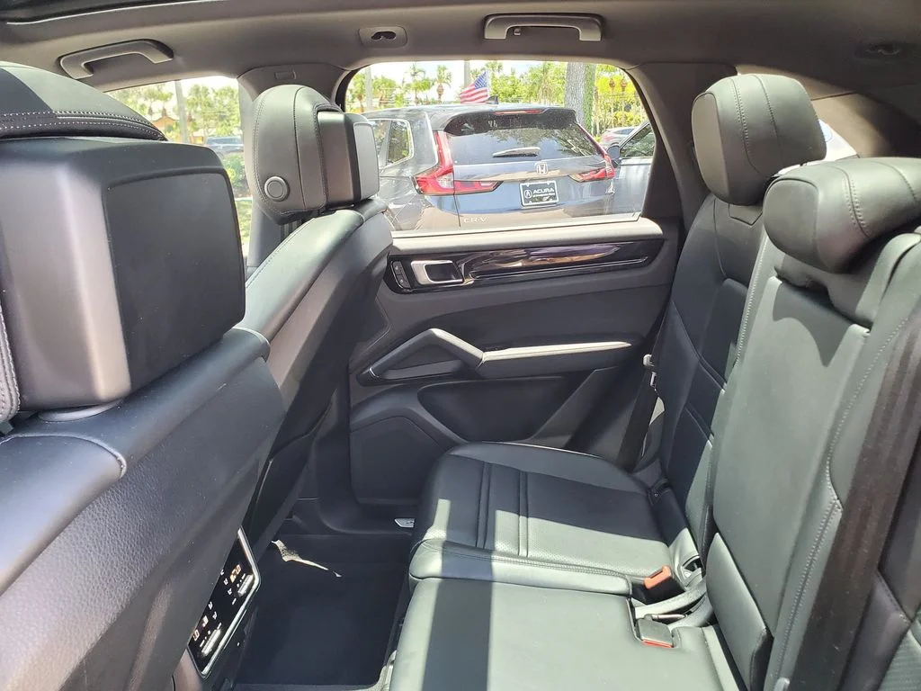 Used 2023 White Porsche Base image 12