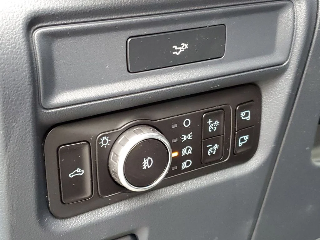 New 2026 Avalanche Ford XLT image 8