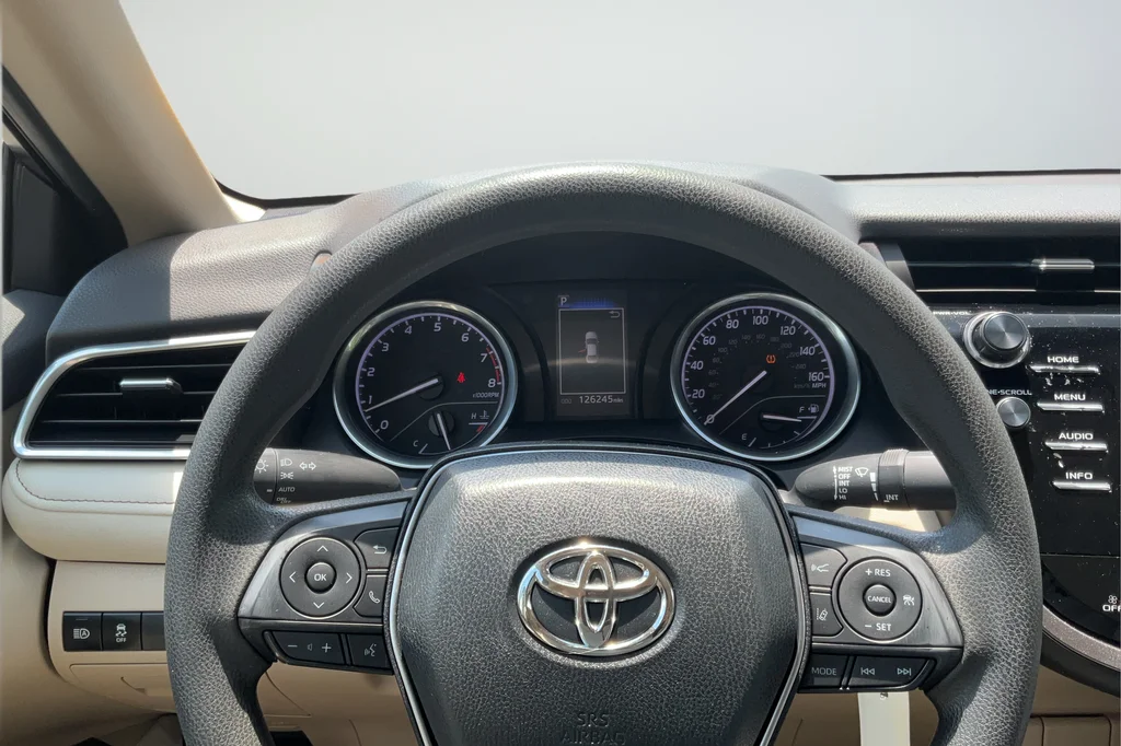 Used 2018 Red Toyota LE image 14