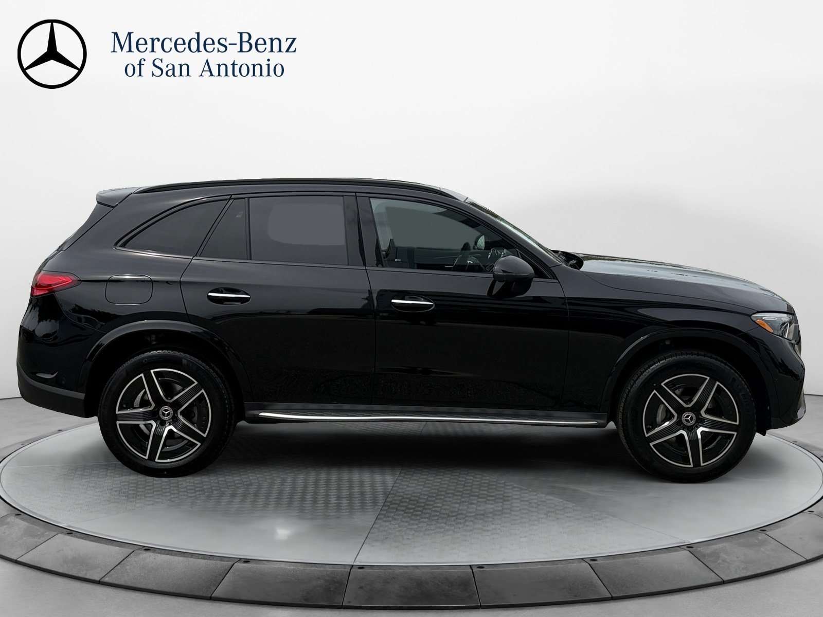 New 2026 Black Mercedes-Benz GLC 300 image 8