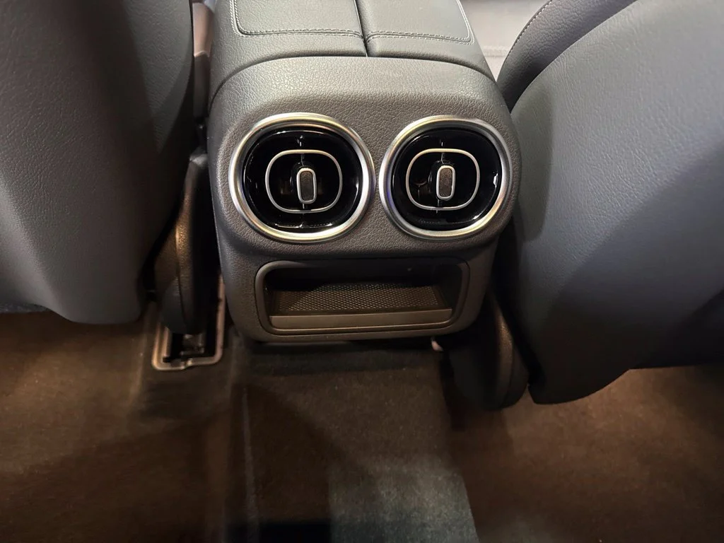 New 2027 Black Mercedes-Benz GLC 300 image 28