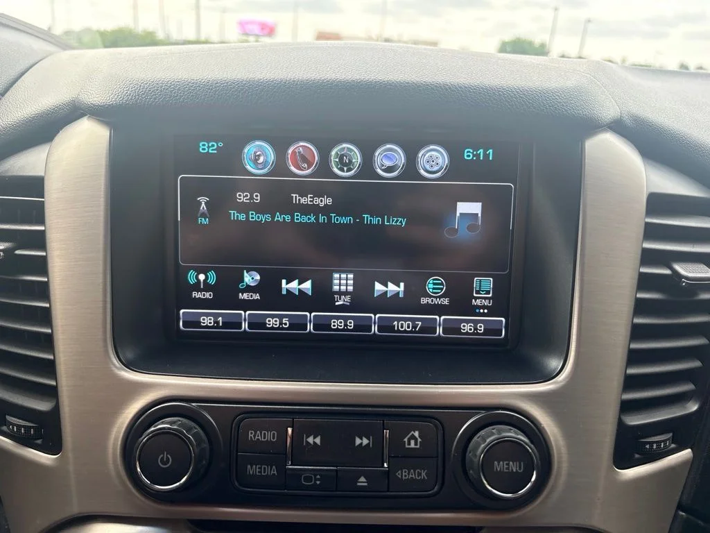 Used 2017 White GMC Denali image 21