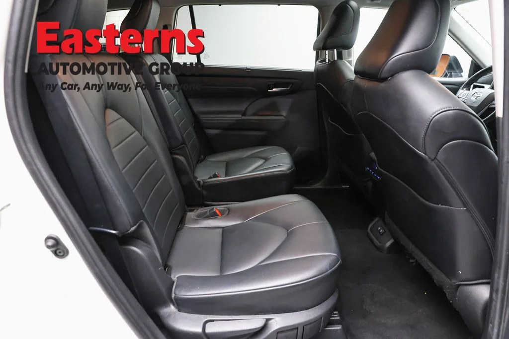 Used 2021 White Toyota XLE image 23