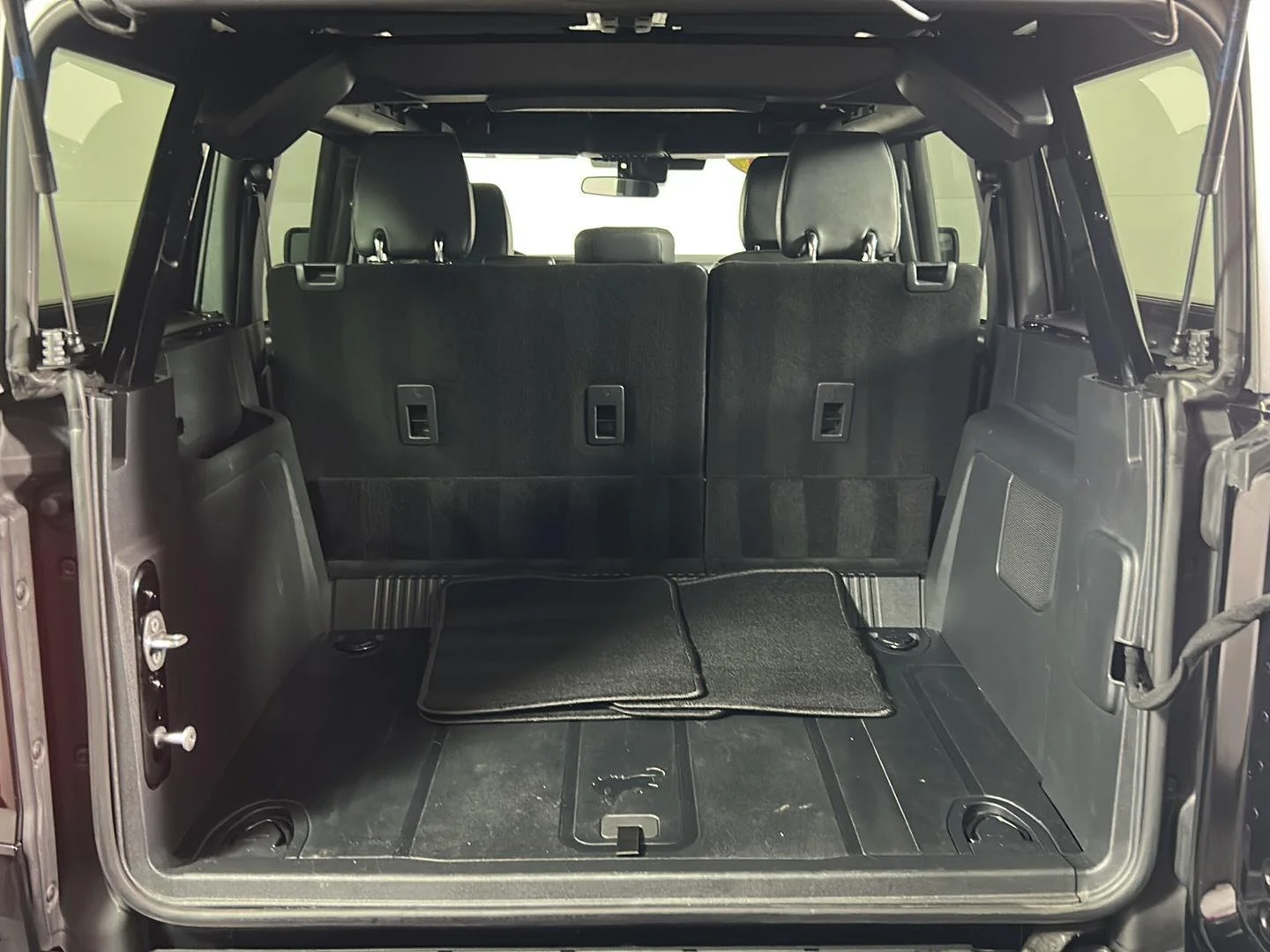 Used 2025 Shadow Black Ford Badlands image 8