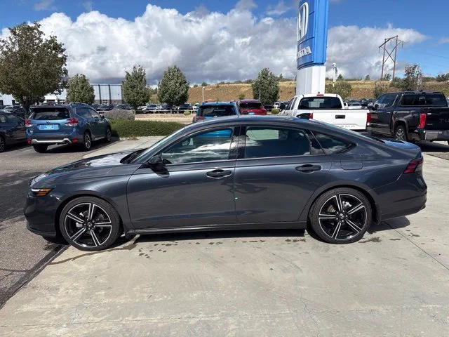 Certified Used 2026 Meteorite Gray Metallic Honda SE image 2